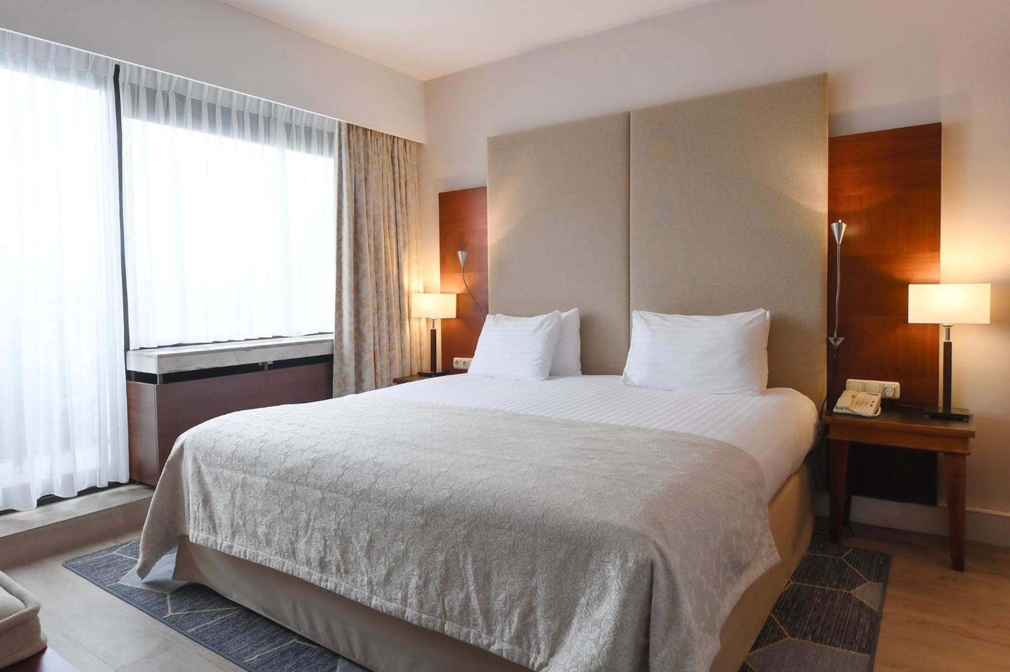 Crowne Plaza Maastricht By Ihg Hotel Eksteriør billede